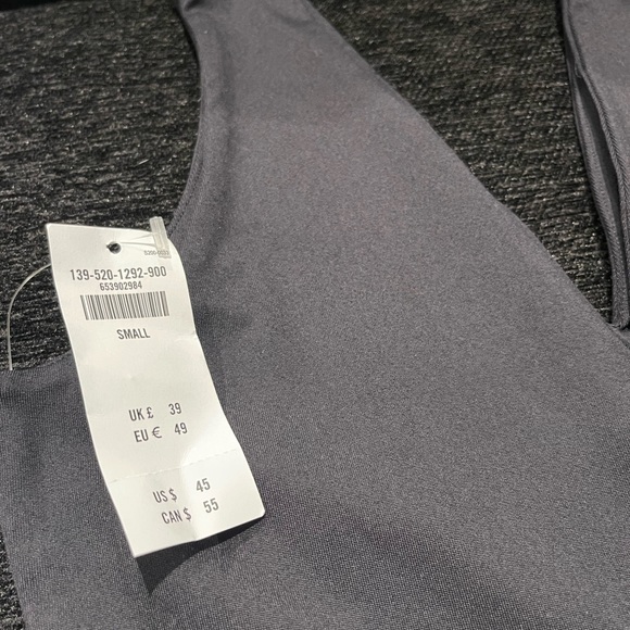 Abercrombie & Fitch Seamless Fabric V-Neck Bodysuit - Picture 6 of 8